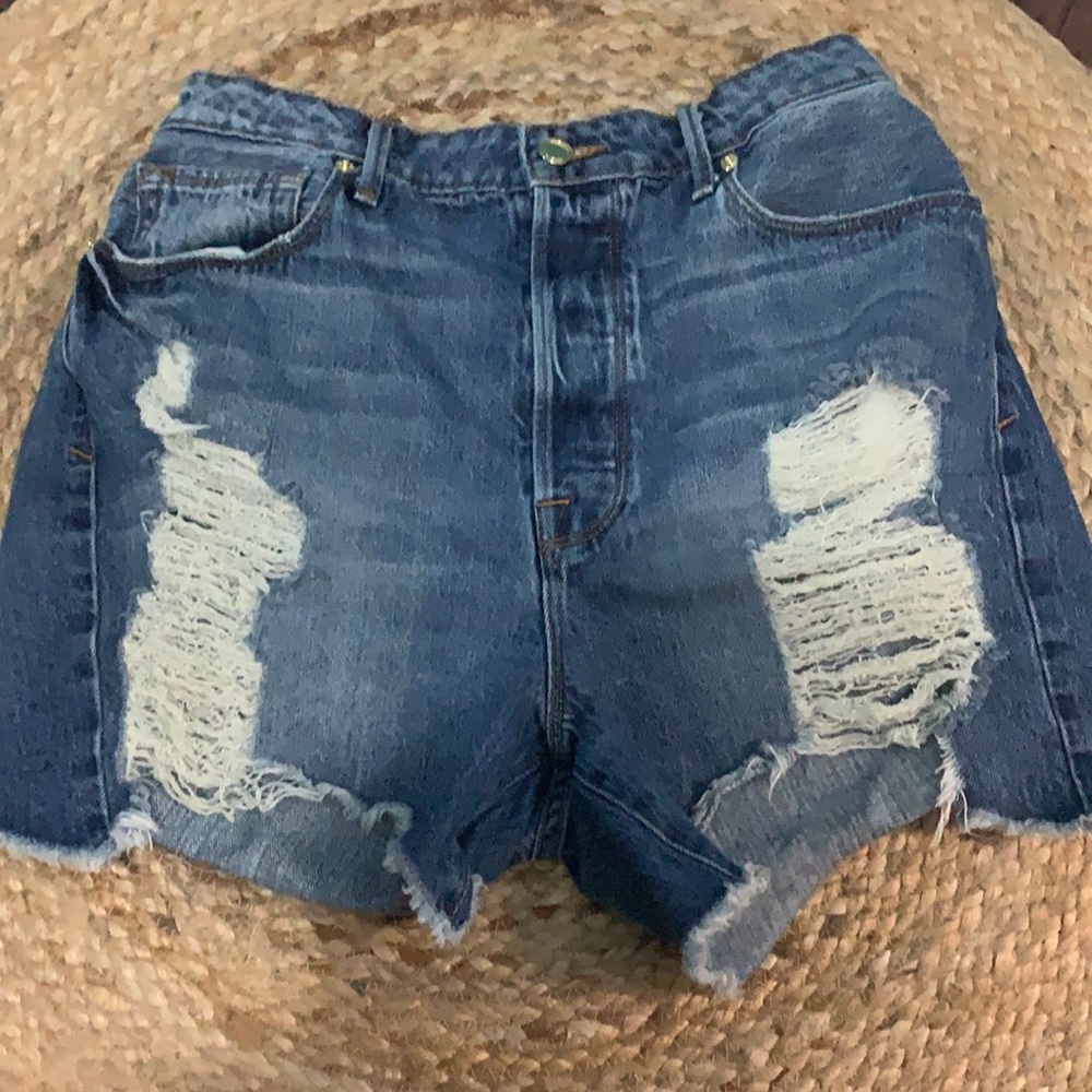 Good American distressed shorts size 10